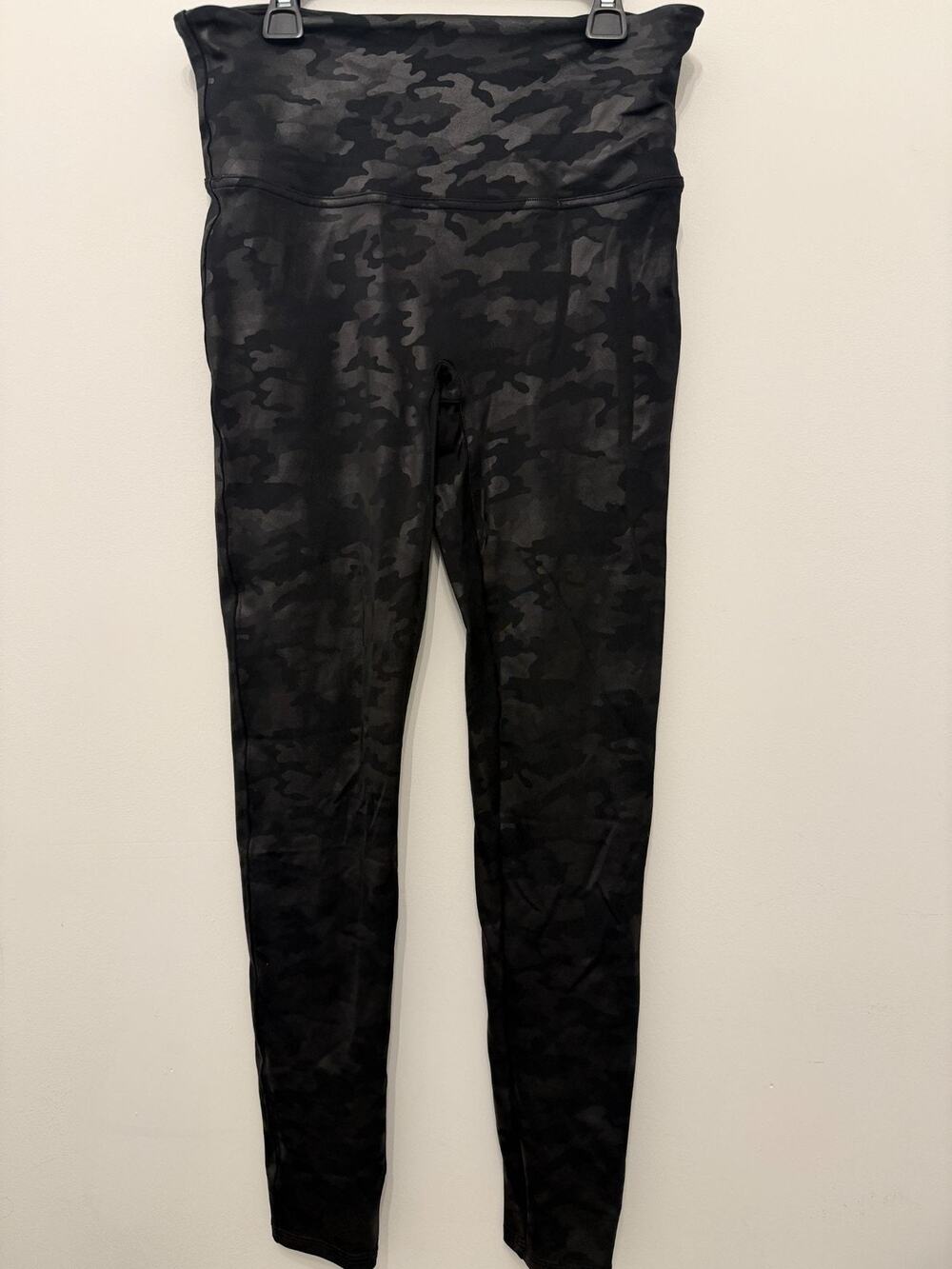 Spanx Faux Leather Leggings Black Camo High-Waisted Size L/XL
